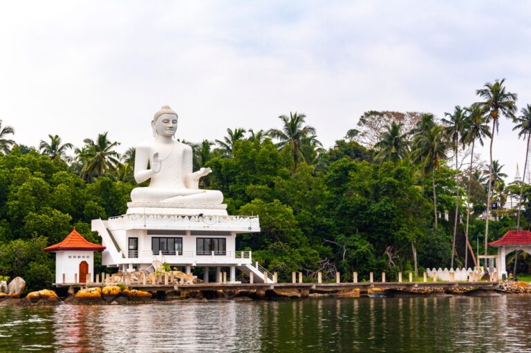 Large,White,Buddha,Statue,In,Bentota,Udakotuwa,Temple,At,Bentota