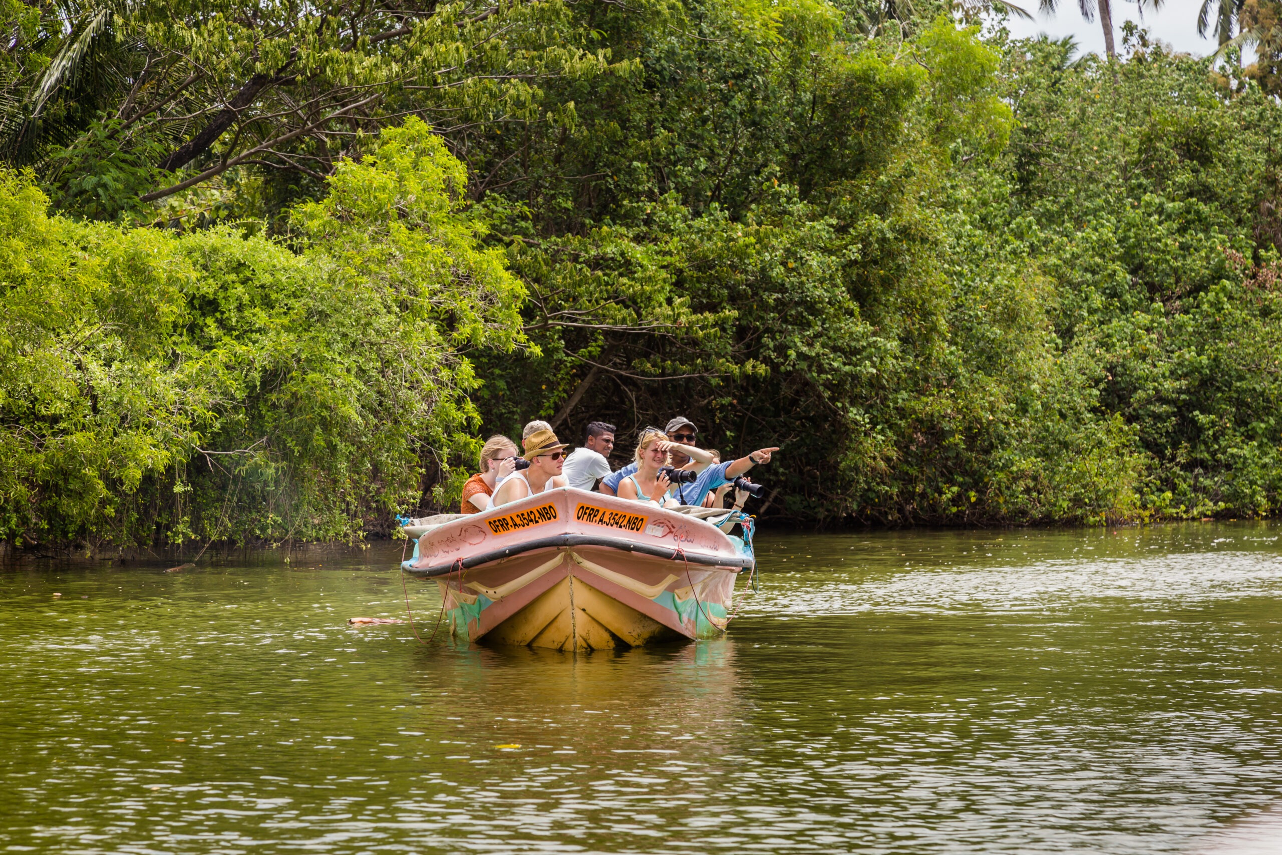 Negombo,Sri,Lanka,July,24,2017,-,Tourists,Take,A